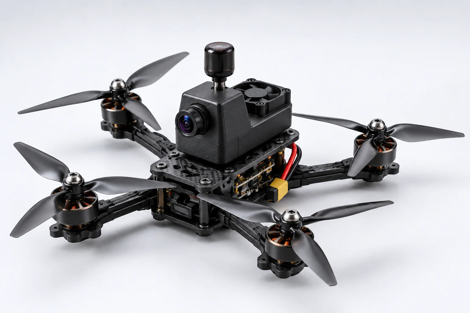 A five-inch FPV quadcopter with a Warg air unit bolted to the top plate